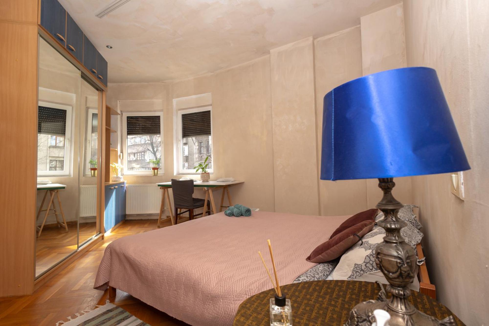 Shared Retro Vintage Luxury Apartment Bucureşti Ngoại thất bức ảnh